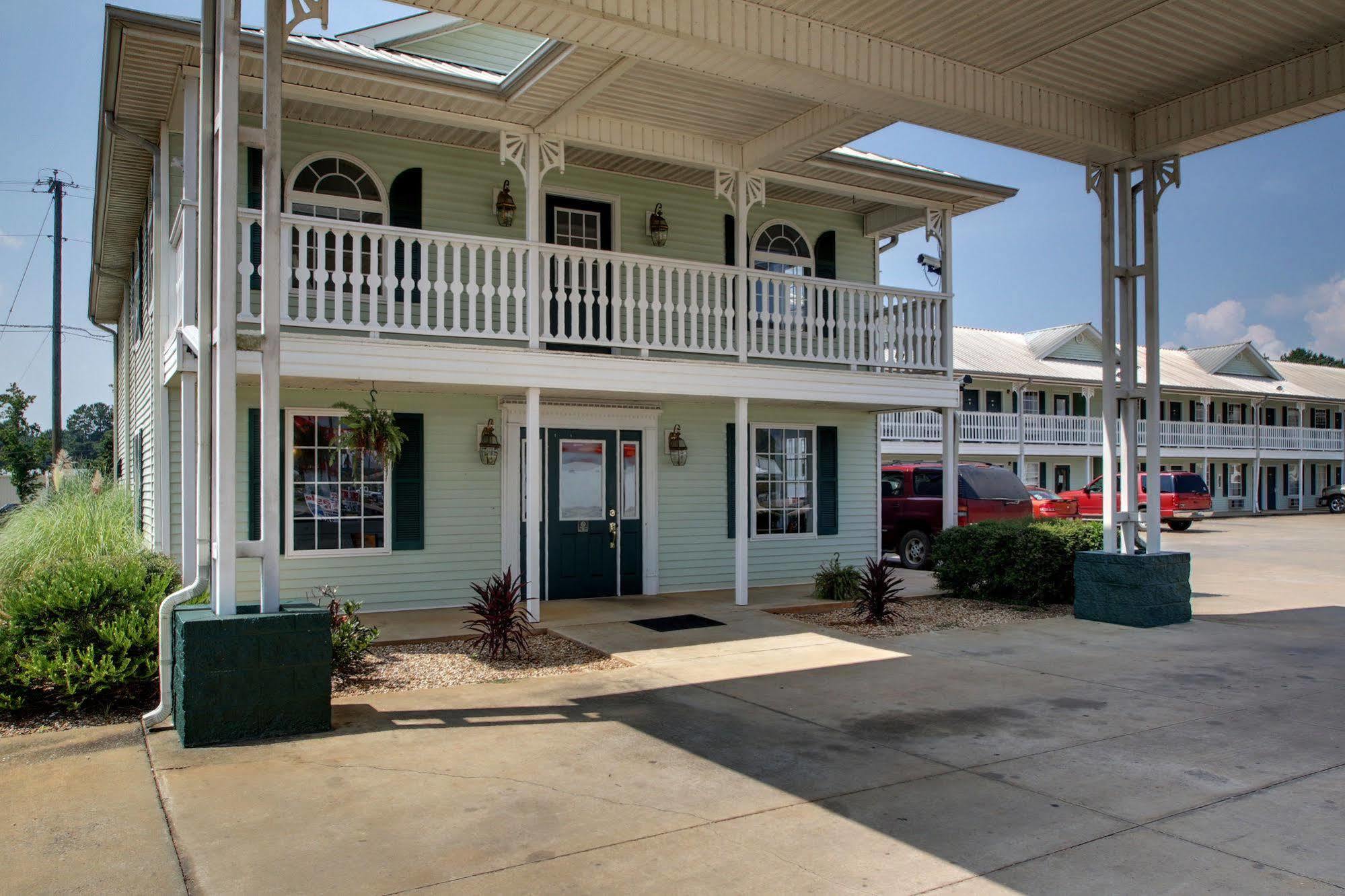 Key West Inn - Childersburg Bagian luar foto