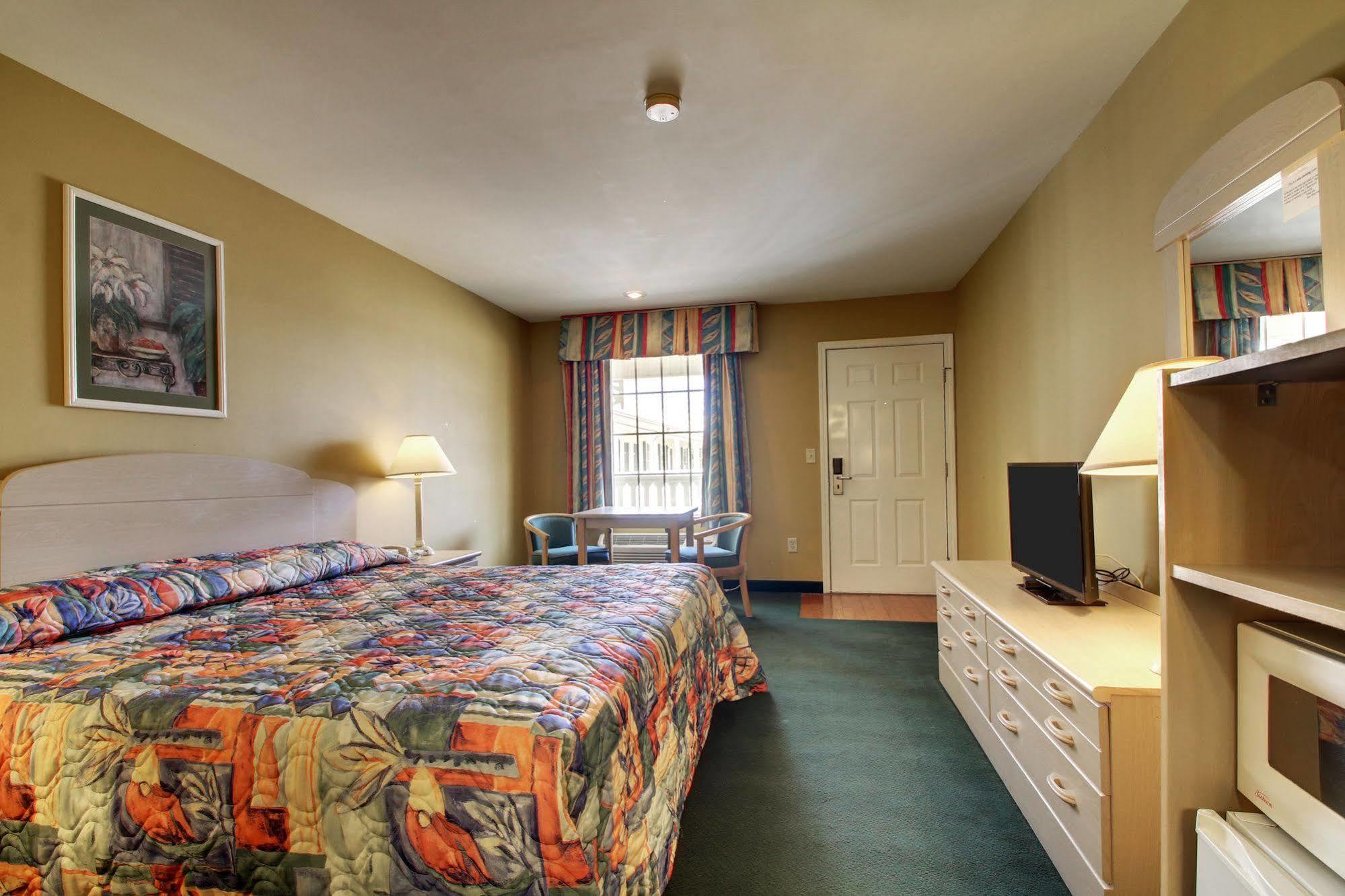 Key West Inn - Childersburg Bagian luar foto