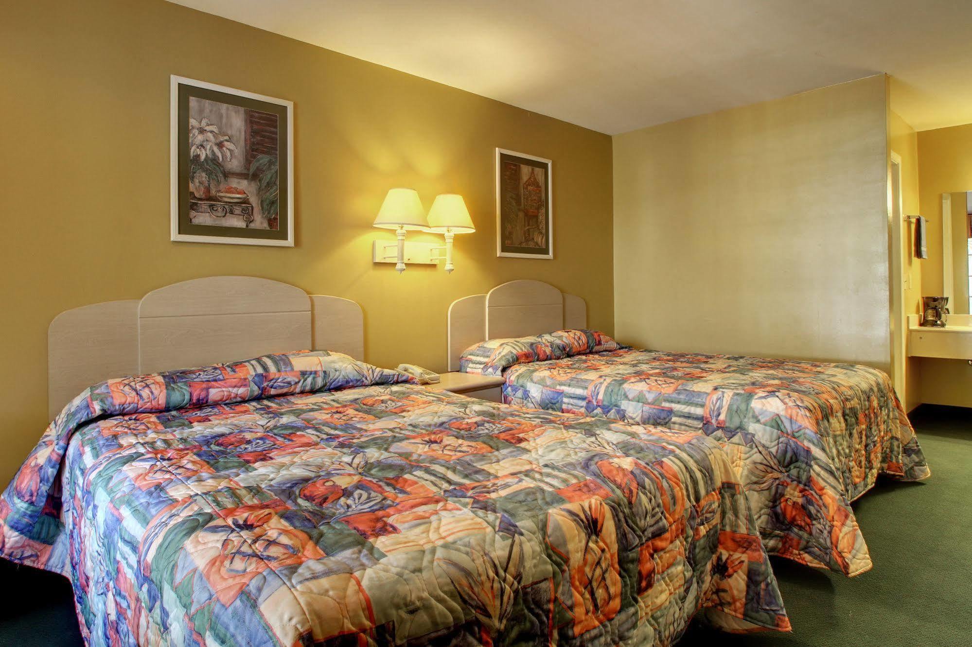 Key West Inn - Childersburg Bagian luar foto