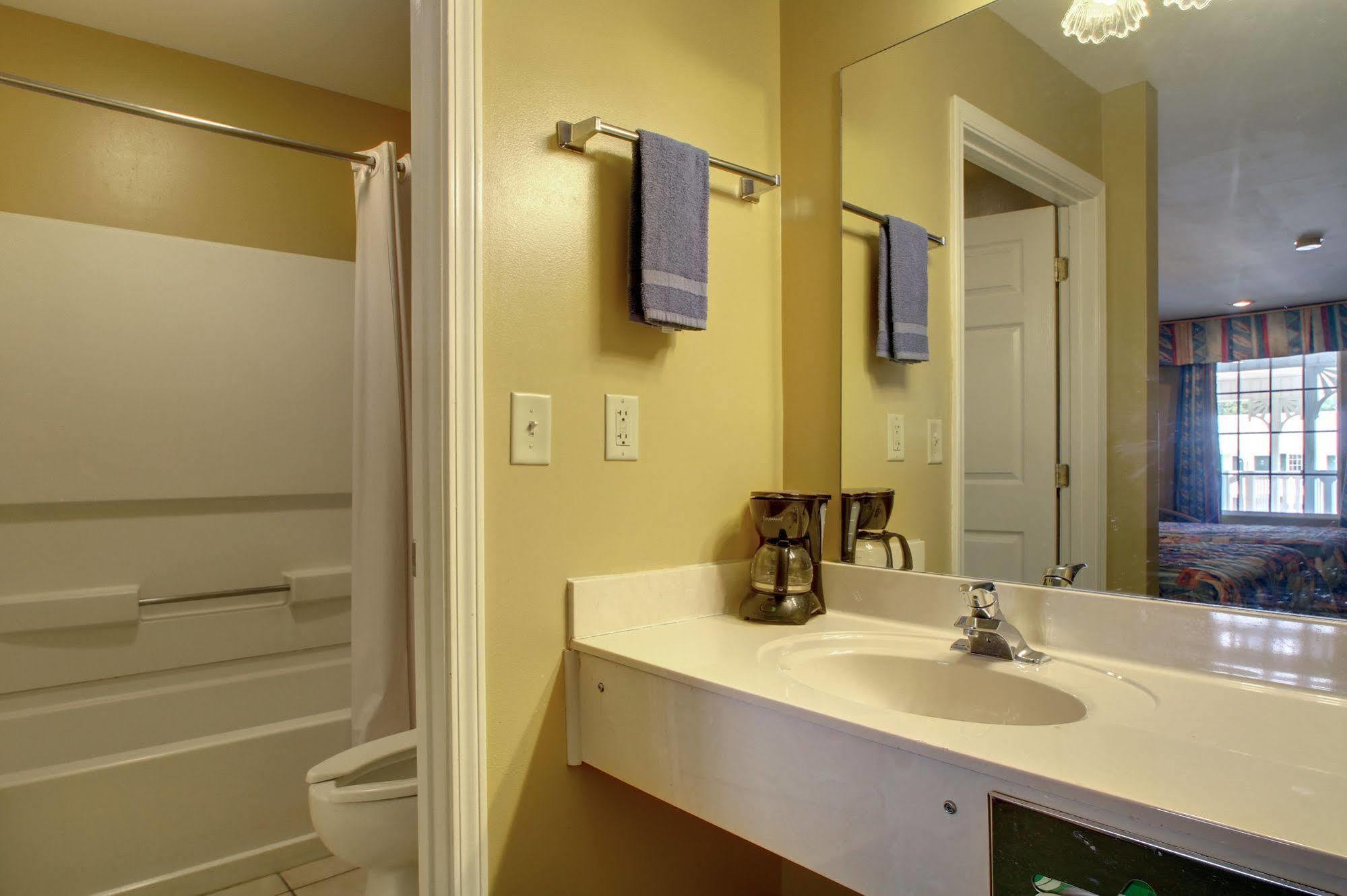 Key West Inn - Childersburg Bagian luar foto