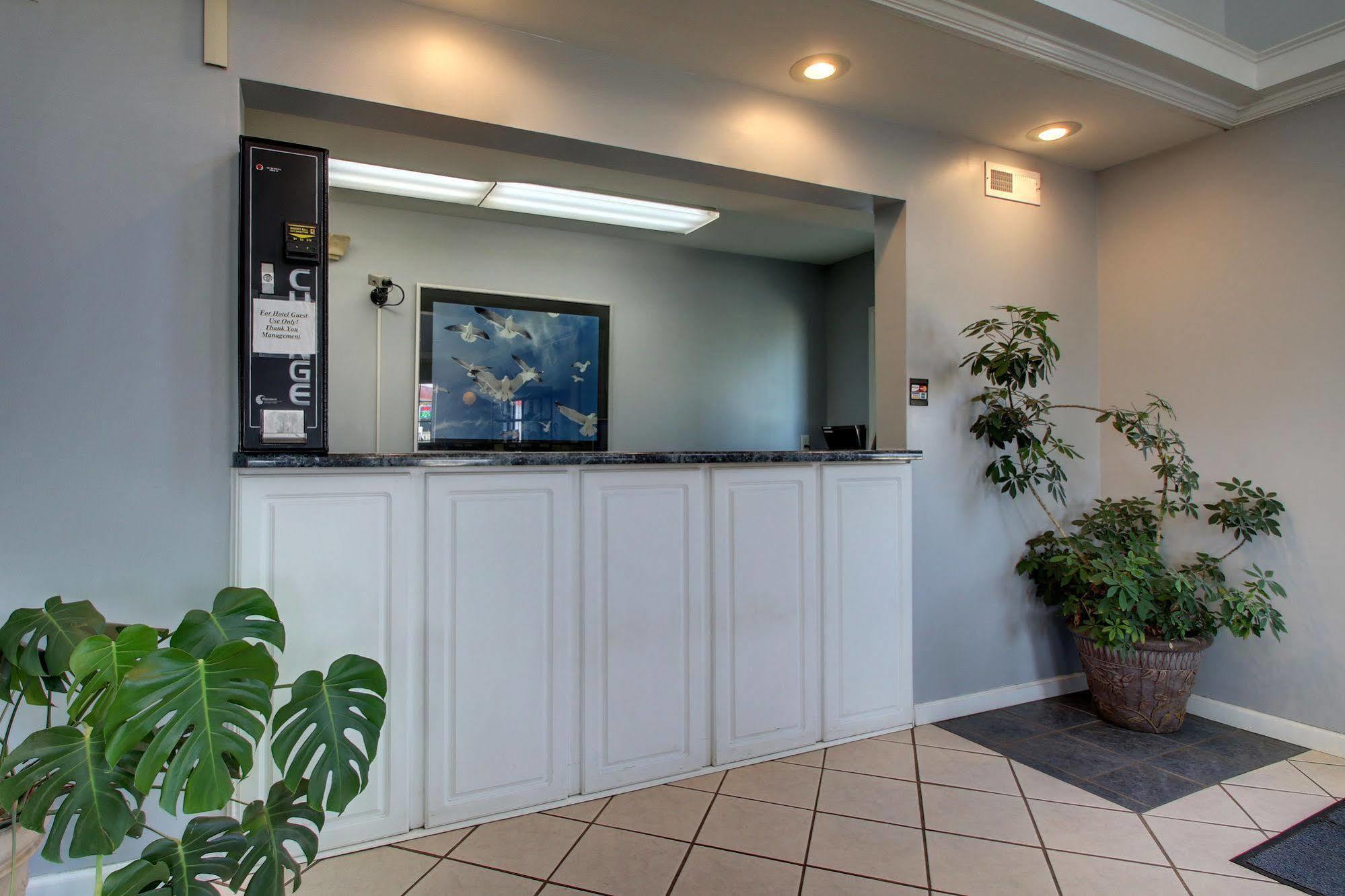 Key West Inn - Childersburg Bagian luar foto