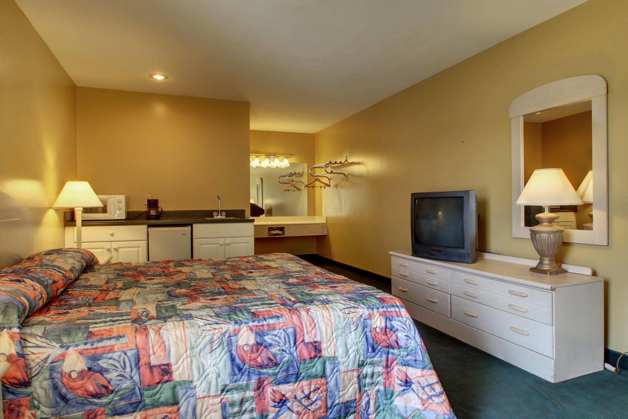 Key West Inn - Childersburg Bagian luar foto