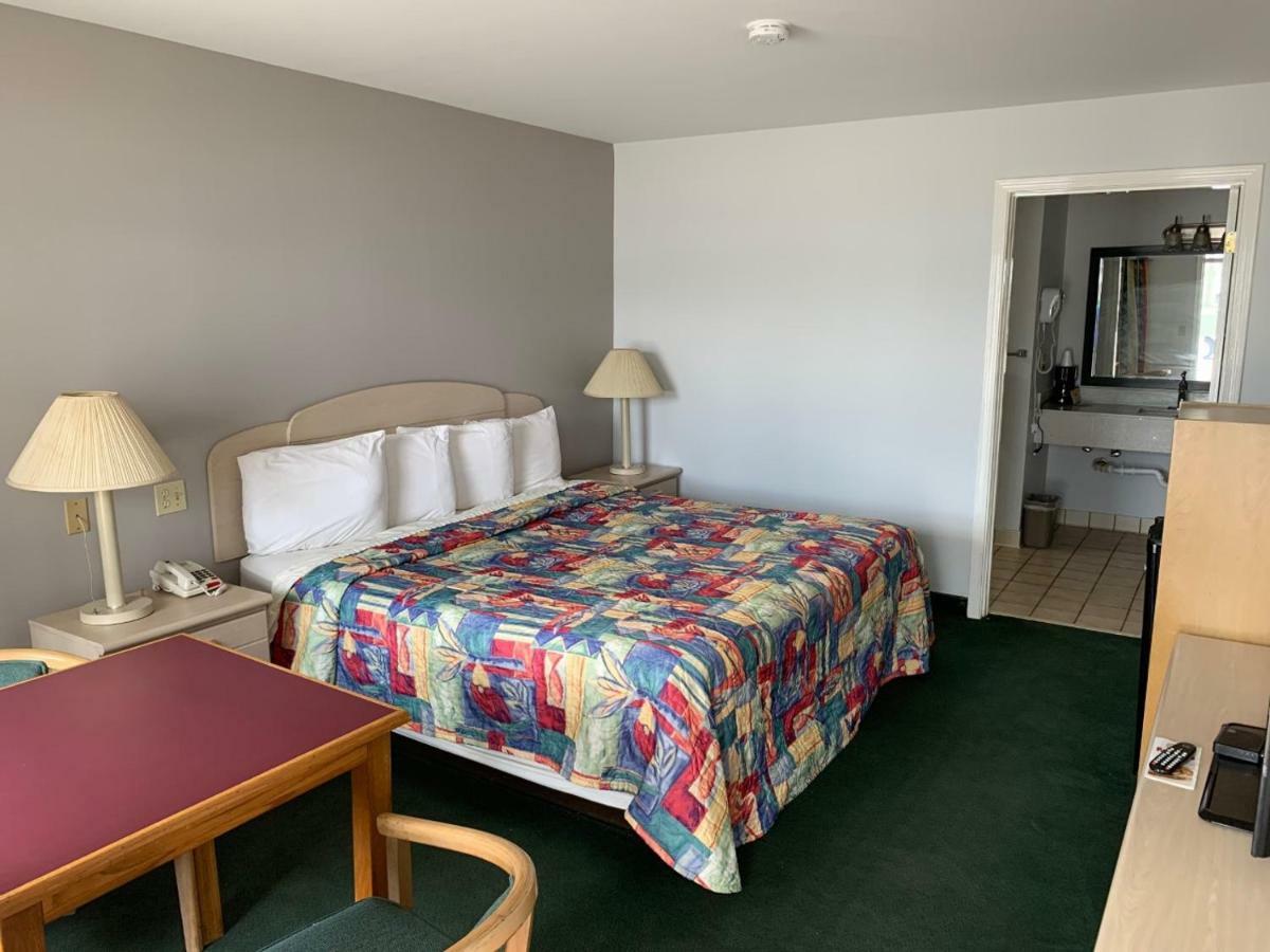 Key West Inn - Childersburg Bagian luar foto